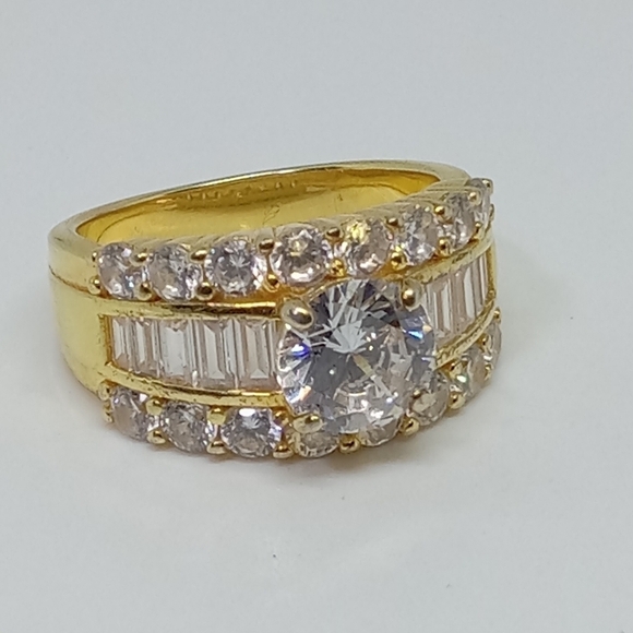 * 925 ring dazzling baguette cut cubic zirconia gold tone size 9 - Picture 1 of 4